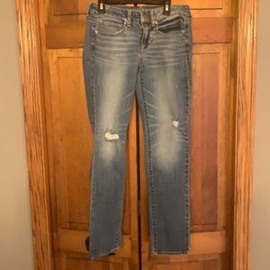 COPY - American Eagle Outfitters.  Skinny Stretch.  Distressed size 4 short